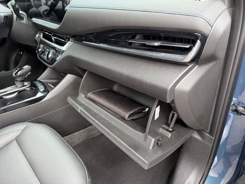 Used 2024 Buick Envista Sport Touring w/ Convenience I Package FWD image 39