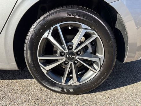 Used 2023 Kia Forte LXS image 9