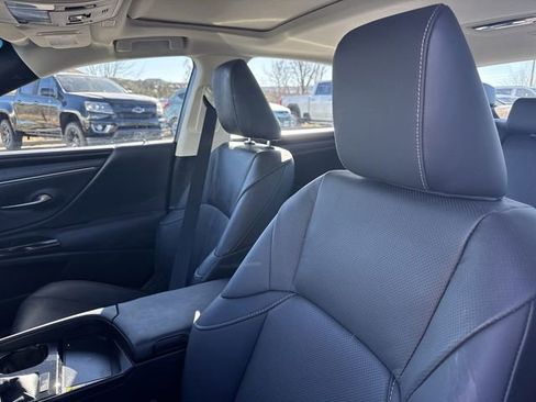 Used 2023 Lexus ES 350 w/ Premium Package image 12