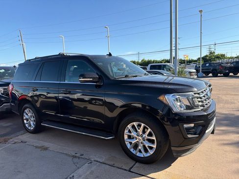 Used 2020 Ford Expedition XLT w/ Equipment Group 202A RWD image 4