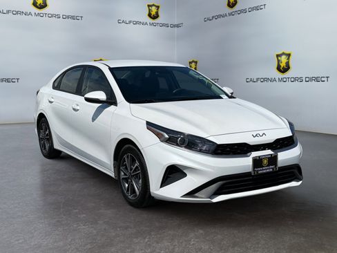 Used 2023 Kia Forte LXS w/ LXS Technology Package FWD image 7