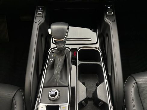 Used 2024 Kia Telluride S FWD image 19