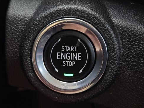 Used 2023 Chevrolet TrailBlazer LT FWD image 17