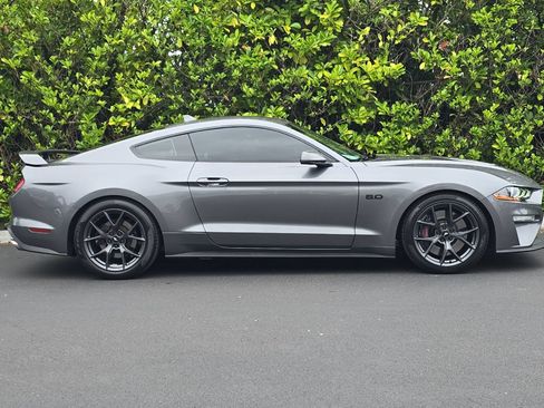 Used 2021 Ford Mustang GT Premium w/ GT Performance Package RWD image 3