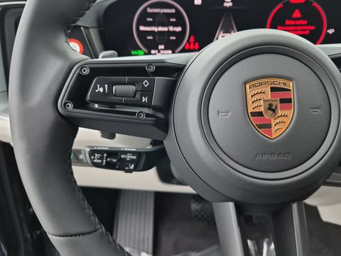 New 2026 Porsche Cayenne Coupe AWD/4WD image 20