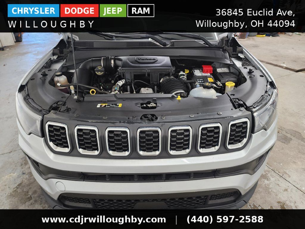 Used 2024 Jeep Compass Latitude AWD/4WD image 34