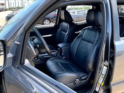 Used 2019 Toyota Tacoma TRD Sport w/ TRD Premium Sport Package RWD image 8