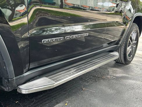 Used 2019 Jeep Grand Cherokee Laredo w/ Laredo X Package RWD image 31