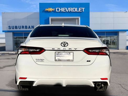 Used 2023 Toyota Camry SE image 4