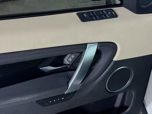 Used 2020 Land Rover Discovery Sport S image 24