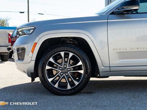 Used 2023 Jeep Grand Cherokee L Overland w/ Advanced Protech Group III image 11