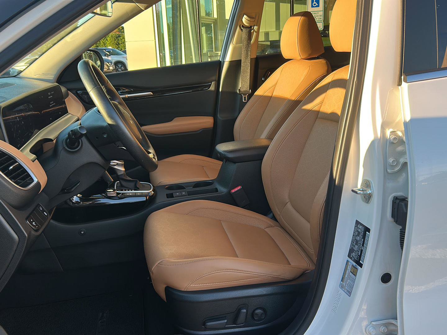 Used 2024 Kia Seltos SX w/ SX Sunroof Package AWD/4WD image 13