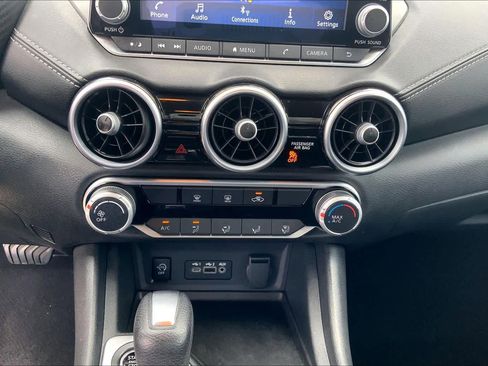 Used 2024 Nissan Sentra SV FWD image 33