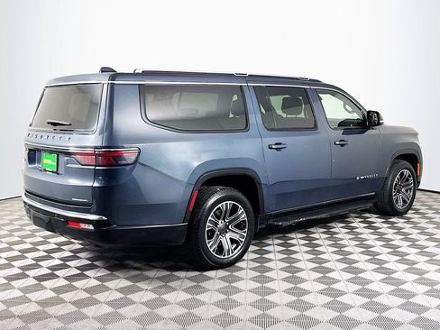 Used 2023 Jeep Wagoneer L Series II RWD image 8