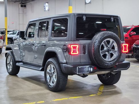 Used 2020 Jeep Wrangler Unlimited Sahara AWD/4WD image 11