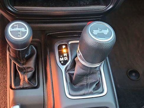 Used 2023 Jeep Wrangler Unlimited w/ Convenience Group image 31