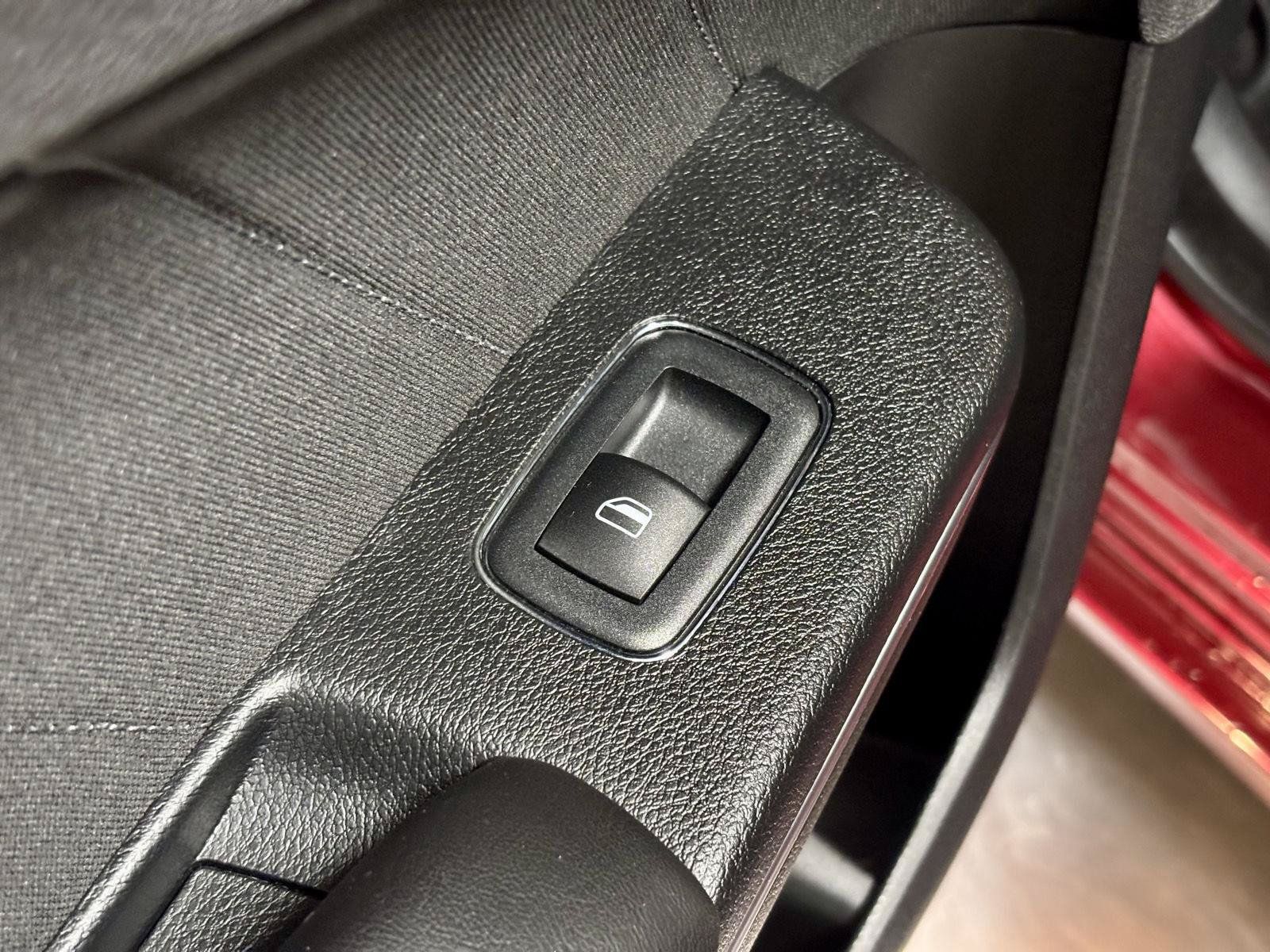 Used 2018 Dodge Charger R/T RWD image 15