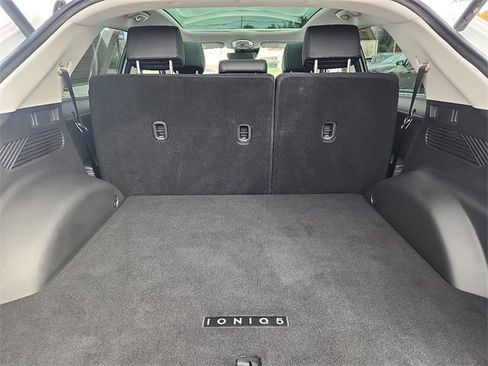 Certified 2023 Hyundai Ioniq 5 Limited w/ Cargo Package image 28