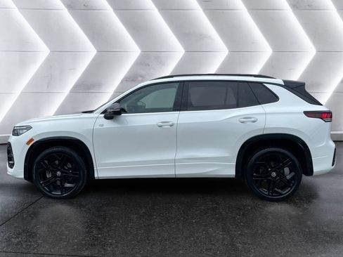 Used 2025 Volkswagen Tiguan SE R-Line AWD/4WD image 3