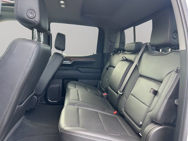 Used 2023 GMC Sierra 1500 Denali w/ Technology Package AWD/4WD image 18
