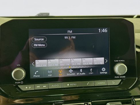 Used 2025 Nissan Pathfinder SV image 21