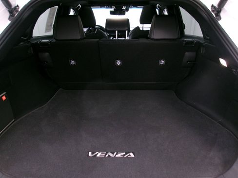 Used 2024 Toyota Venza Limited AWD/4WD image 11