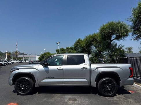 Used 2025 Toyota Tundra Limited AWD/4WD image 4