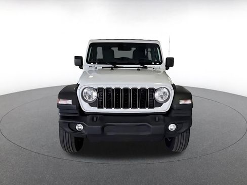 Used 2025 Jeep Wrangler Sport S image 3