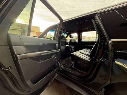 Used 2019 Ford Expedition Max XLT w/ Equipment Group 201A AWD/4WD image 12