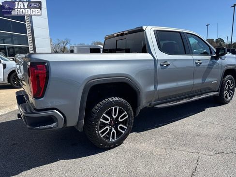 Used 2025 GMC Sierra 1500 AT4 w/ AT4 Premium Package AWD/4WD image 6