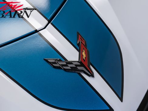 Used 2024 Chevrolet Corvette Stingray Preferred Conv w/ 2LT image 17