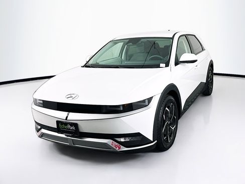 Used 2024 Hyundai Ioniq 5 SEL image 3