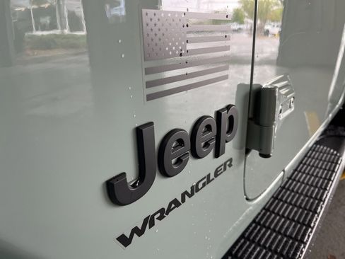 Used 2023 Jeep Wrangler Freedom Edition image 22