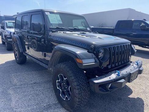Used 2023 Jeep Wrangler Unlimited Rubicon 4xe w/ Steel Bumper Group AWD/4WD image 3