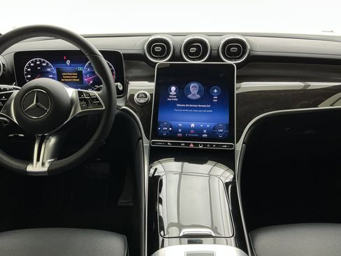 Used 2024 Mercedes-Benz GLC 300 4MATIC image 19