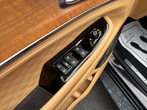 Used 2023 Jeep Grand Cherokee L Summit image 17