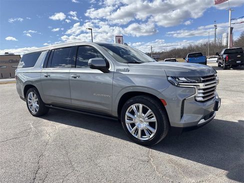 Used 2023 Chevrolet Suburban High Country w/ Max Trailering Package image 7