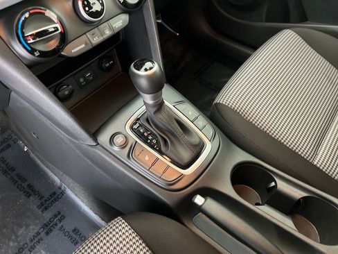 Used 2021 Hyundai Kona SEL w/ Winter Weather Package image 24