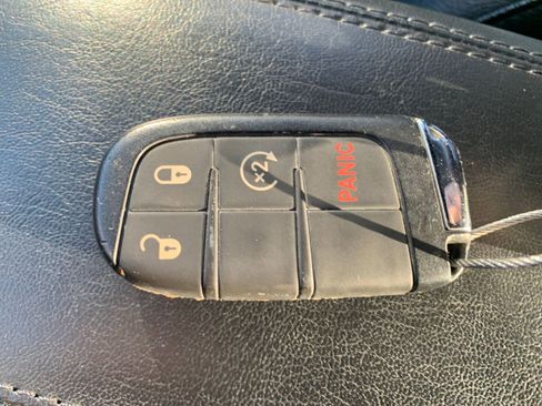 Used 2025 Jeep Compass Limited image 21