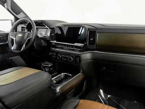 Used 2025 Chevrolet Silverado 1500 High Country w/ High Country Premium Package image 27