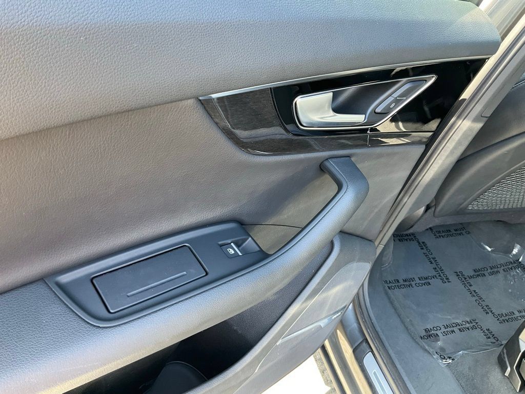 Used 2019 Audi Q7 3.0T Prestige w/ Prestige Package AWD/4WD image 56