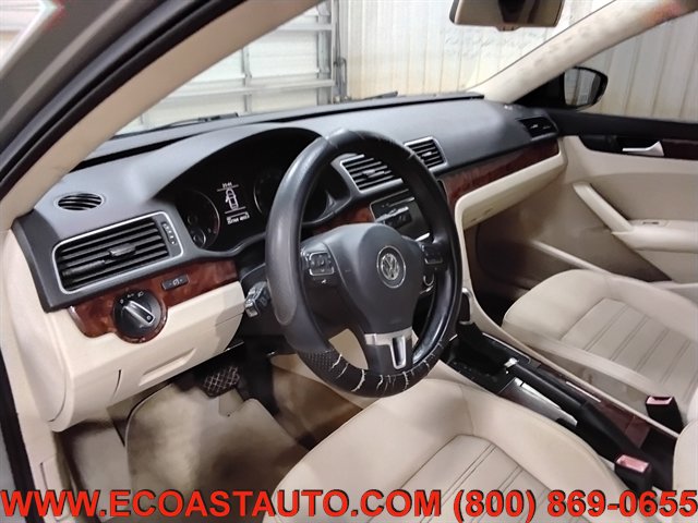 Used 2012 Volkswagen Passat 2.5 SEL FWD image 11