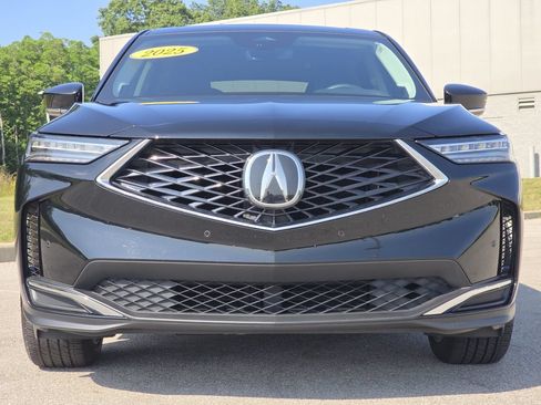 Used 2025 Acura MDX SH-AWD w/ Technology Package image 4