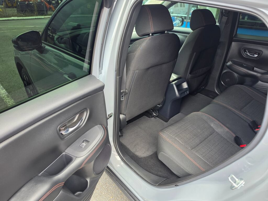 Used 2024 Honda HR-V Sport image 15