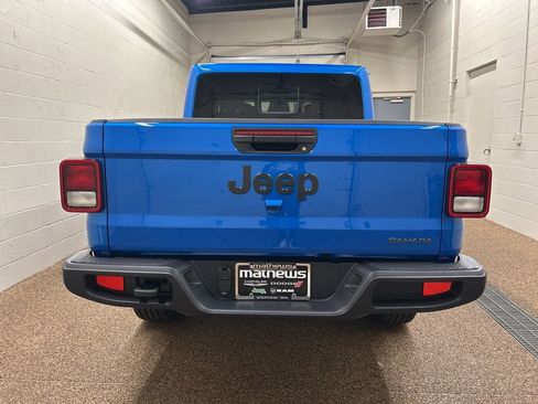 New 2026 Jeep Gladiator Sport AWD/4WD image 3