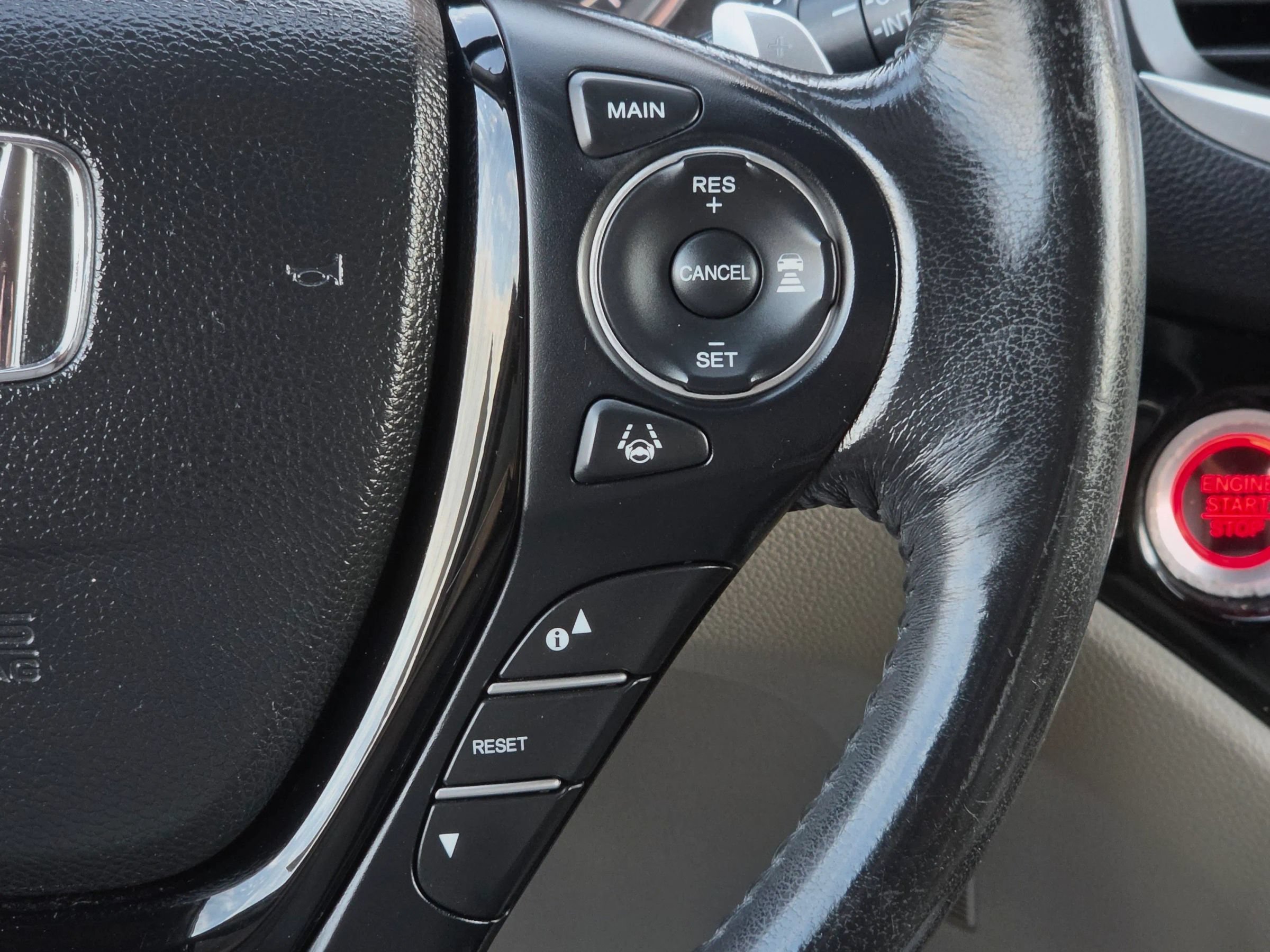 Used 2018 Honda Pilot Touring image 25