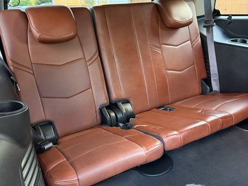 Used 2015 Cadillac Escalade Premium AWD/4WD image 12