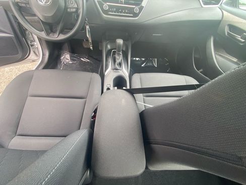 Used 2025 Toyota Corolla LE FWD image 11