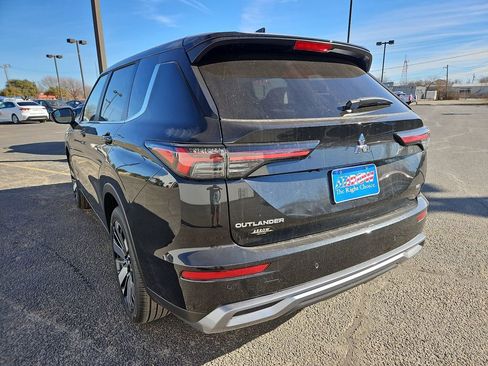 New 2026 Mitsubishi Outlander SE image 9