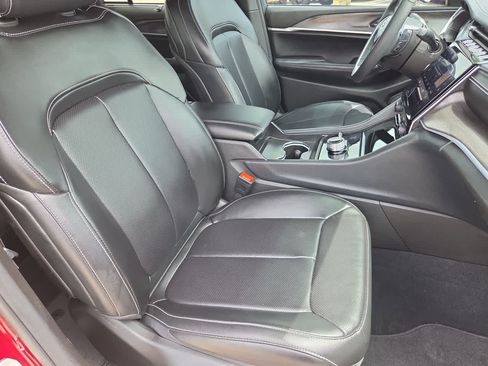 Used 2024 Jeep Grand Cherokee Limited w/ Luxury Tech Group II AWD/4WD image 22